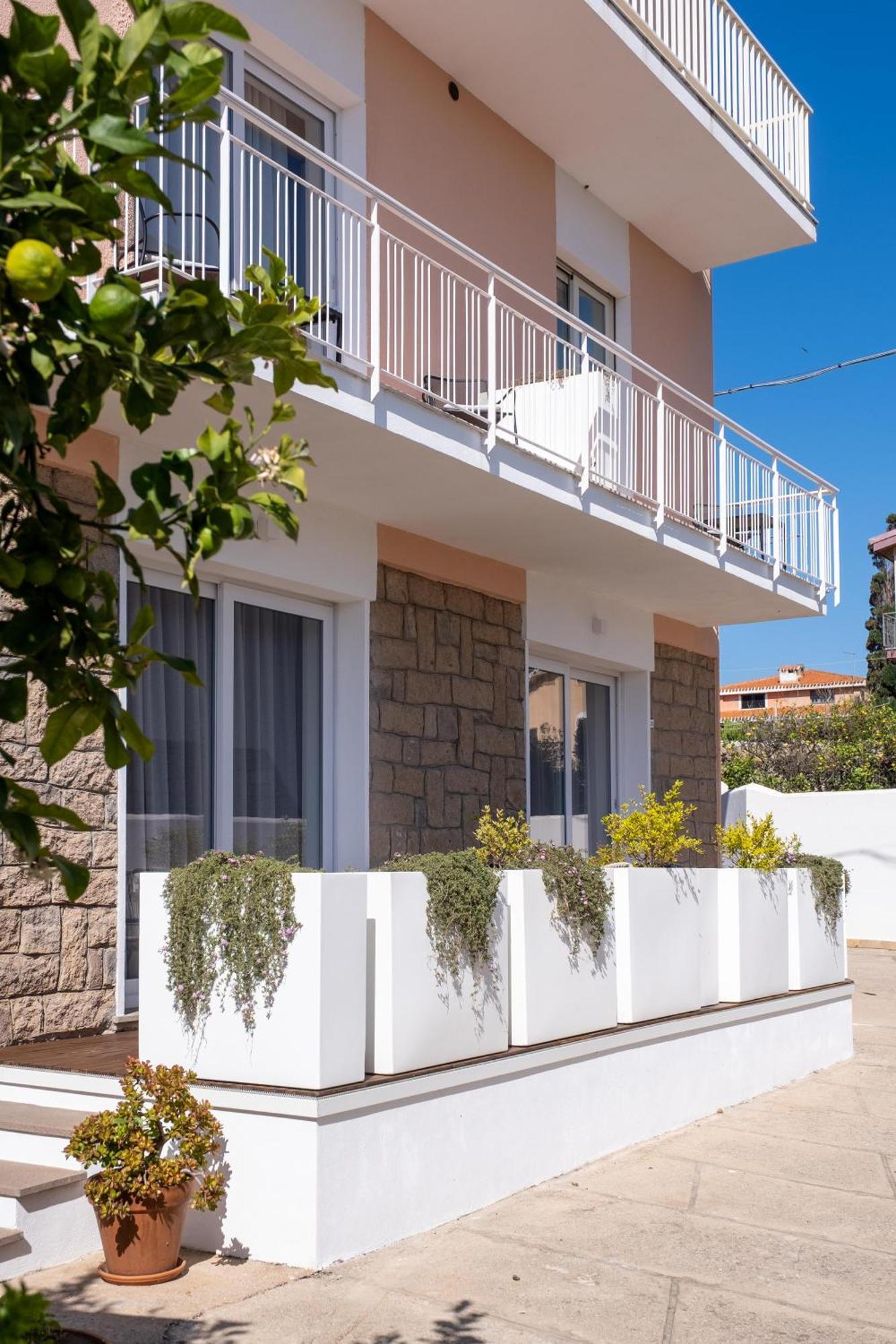 Nautika Suites Alghero Bagian luar foto