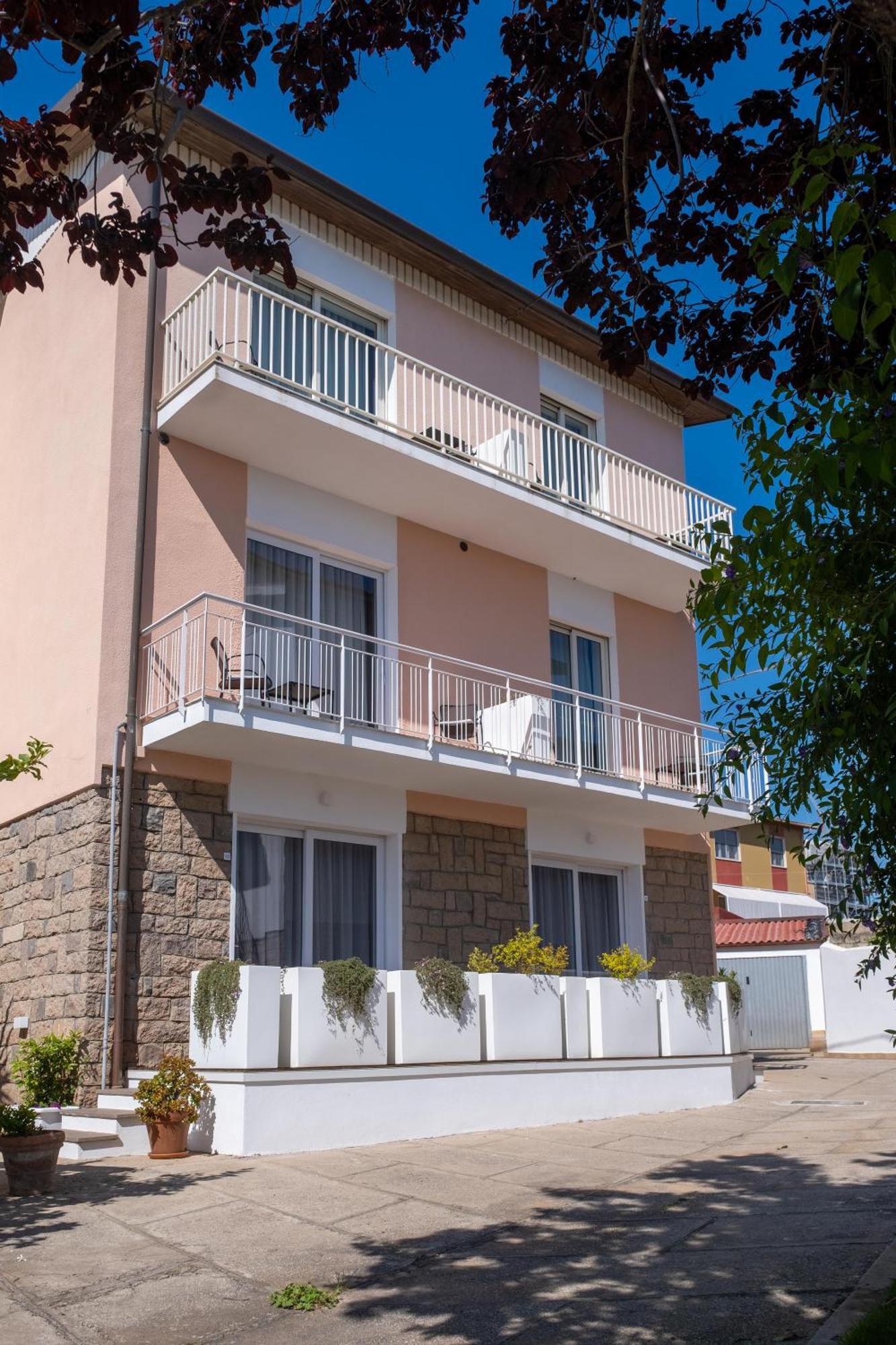 Nautika Suites Alghero Bagian luar foto